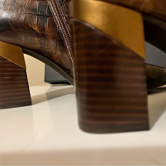 Lodi Booties Brand New In Box - Picture 8 of 14